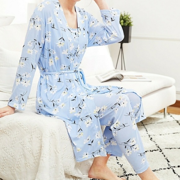 Other - Floral Pajama Set with Robe XS/S